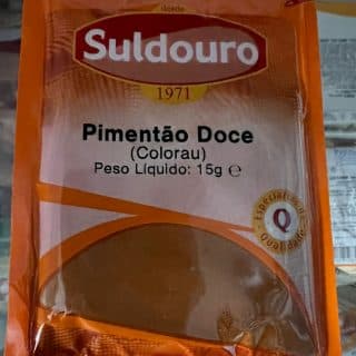Pimentão doce em pó (Colorau)